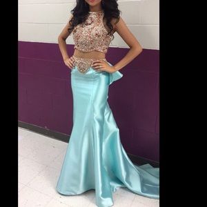 2-Piece Mint/Bronze/Gold Gown with a stunning tail